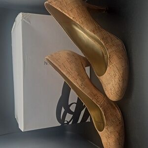 Limited run Cork and Gold Nine West close toed pump. Size 8.
